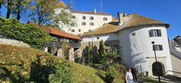 Sončno jutro in vzpon na Velenjski grad