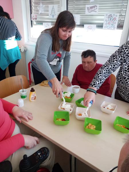 Sladko popoldne: palačinke, frape in dobra volja