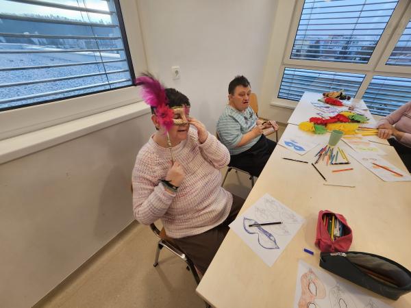 Izdelovanje dekoracije za pusta hrusta