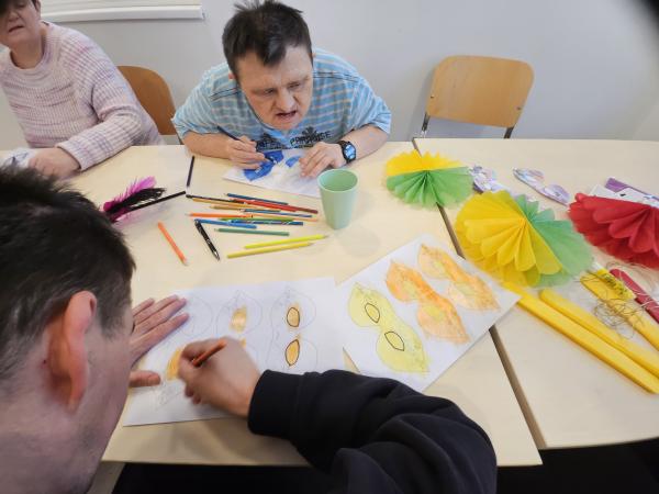 Izdelovanje dekoracije za pusta hrusta