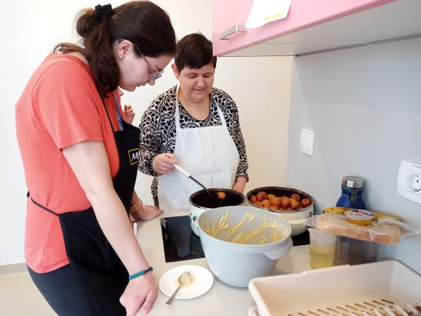 Peka mišk in ogled hokejske tekme