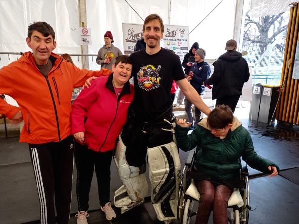 Ogled hokejskega turnirja