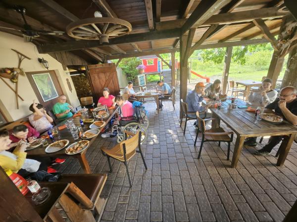 Dejanov rojstni dan in prijeten zaključek dneva v piceriji Velun