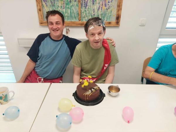 Baloni, torta in Coca Cola – Marko praznuje!