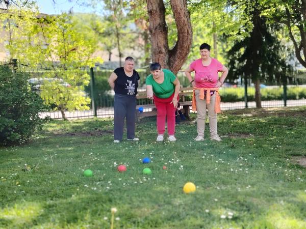 Balinanje in uživanje na soncu