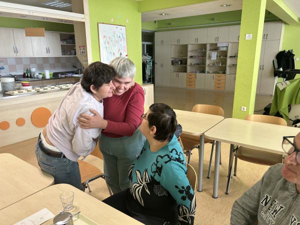 Prijeten obisk sestre Jasmine in prijateljev