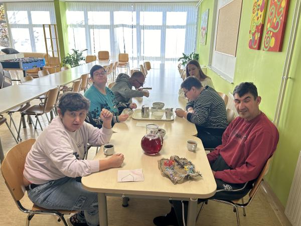 Prijeten obisk sestre Jasmine in prijateljev