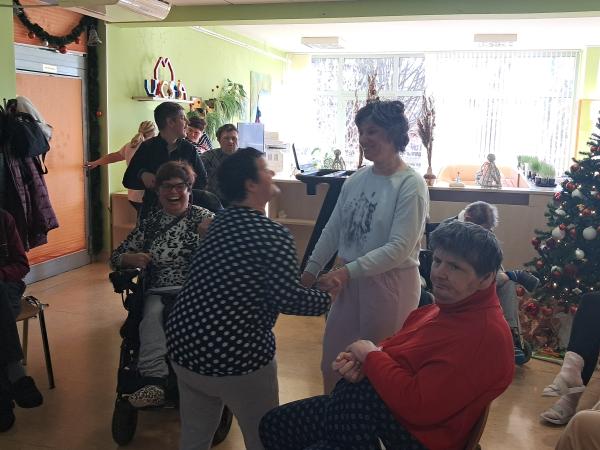 Pesem, ples in dobra volja v zadnjih dneh leta