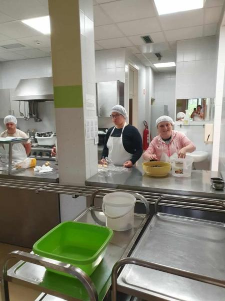 Pri nas je zadišalo po meti in sladkem pecivu