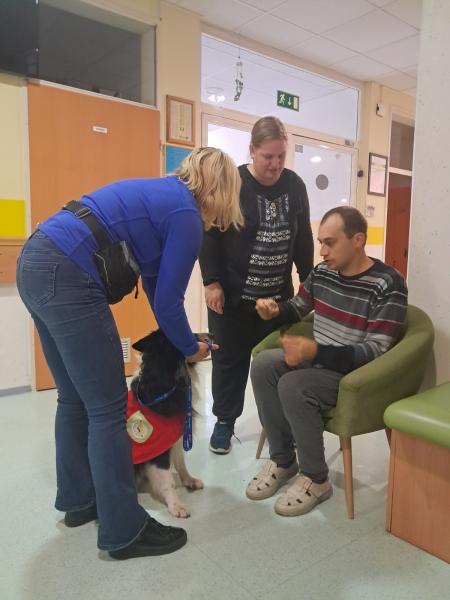 Naš kosmati prijatelj Lacy je spet z nami