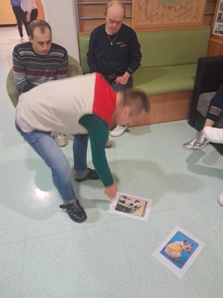 Naš kosmati prijatelj Lacy je spet z nami