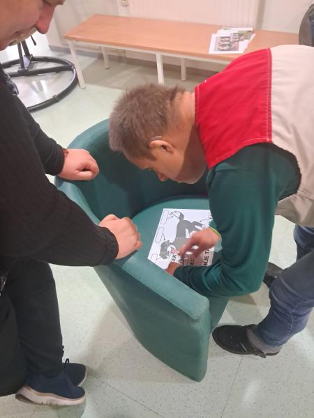 Naš kosmati prijatelj Lacy je spet z nami