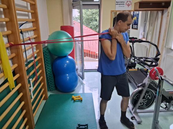 Ko dežuje, vadimo v trim kabinetu – za zdravje, kondicijo in športne zmage!